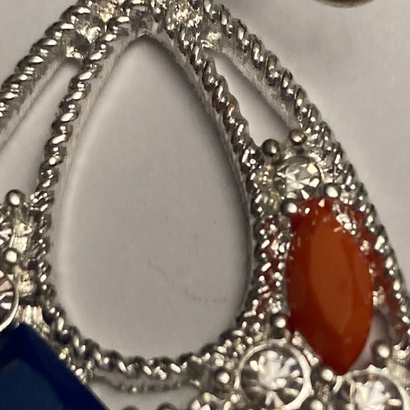 Silver Tone Paint Palette Earrings - Picture 8 of 13